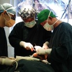 カンボジアでの手術風景